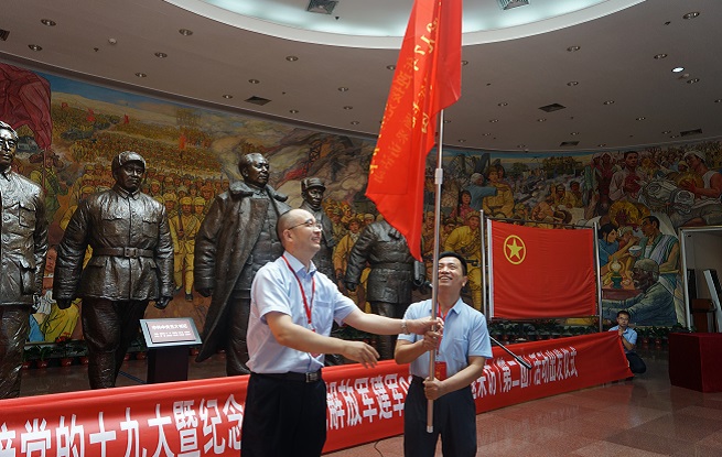 深入歷史現(xiàn)場，挖掘英雄事跡