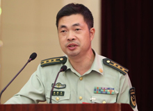 鄭潤良：書寫無愧于時代的強軍故事　　軍旅青年作家方陣整體上呈現(xiàn)出強勁不息的創(chuàng)作風貌，特別是新生代軍旅作家群體的崛起。[詳細]