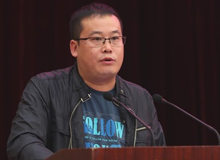 肖江虹：帶著詩意前行　　作家用筆講述人類在時代里面的困境。我們每個人都有困境，作家需要發(fā)現(xiàn)困境講述困境。[詳細]