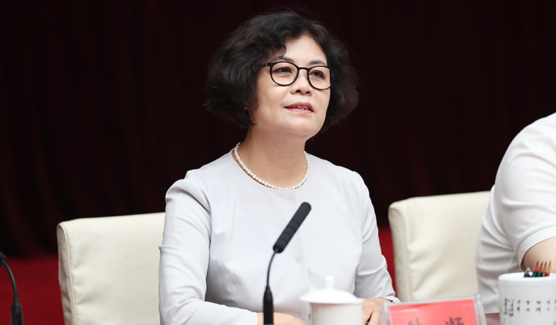 8月16日，中國(guó)作協(xié)主席鐵凝出席第十屆茅盾文學(xué)獎(jiǎng)第七次全體會(huì)并講話