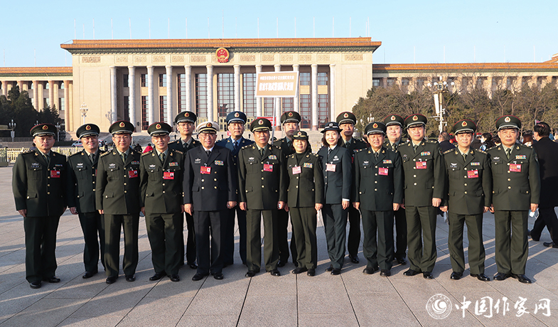 解放軍代表團(tuán)合影