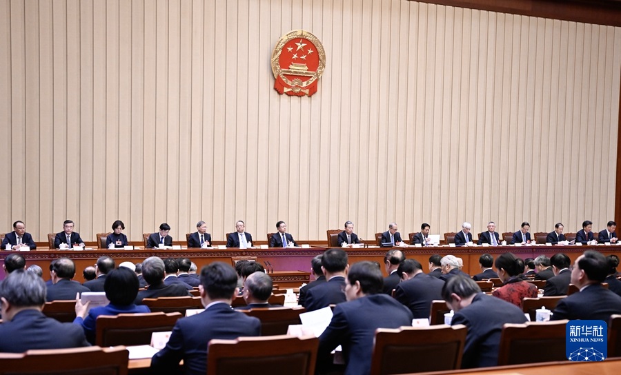 3月10日，十四屆全國人大二次會議主席團在北京人民大會堂舉行第三次會議。主席團常務(wù)主席趙樂際主持會議。新華社記者 謝環(huán)馳 攝