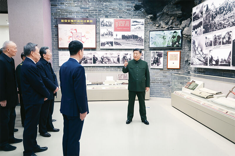 2024年2月1日至2日，中共中央總書記、國(guó)家主席、中央軍委主席習(xí)近平來到天津，看望慰問基層干部群眾。這是2日上午，習(xí)近平在平津戰(zhàn)役紀(jì)念館考察。 新華社記者 鞠鵬/攝